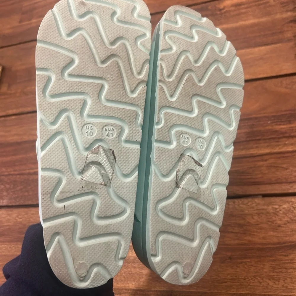 Woman’s double buckle turquoise slides. Size 10. Slight platform. - Picture 9 of 9